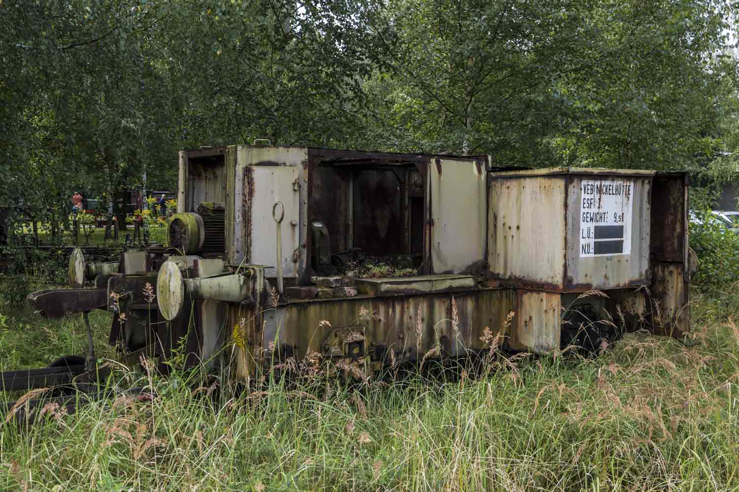 Elektroschleppfahrzeug der Nickelhütte St. Egidien in Chemnitz Hilbersdorf Reste einer Rangierlok