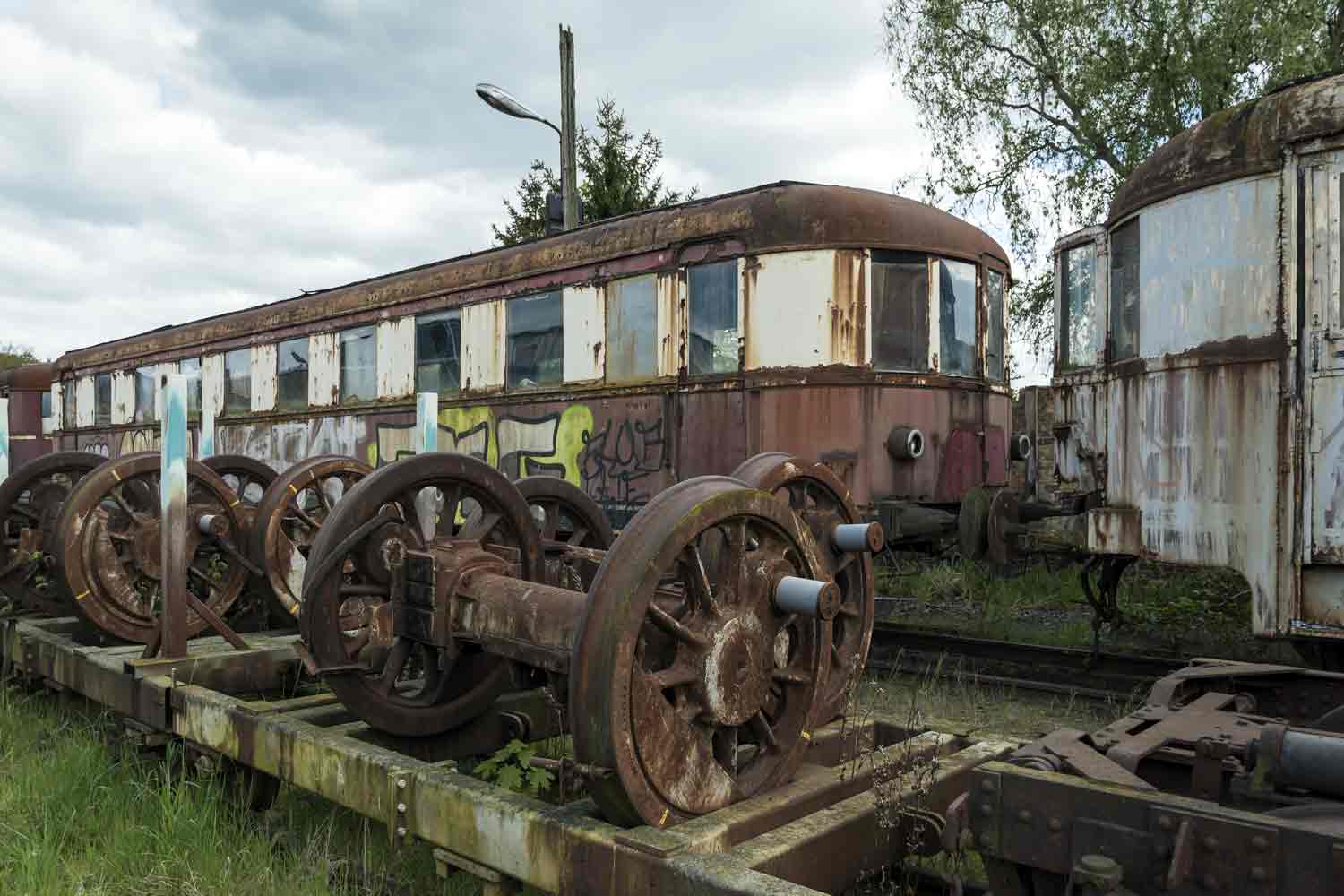 Triebwagen hinter Lokachsen