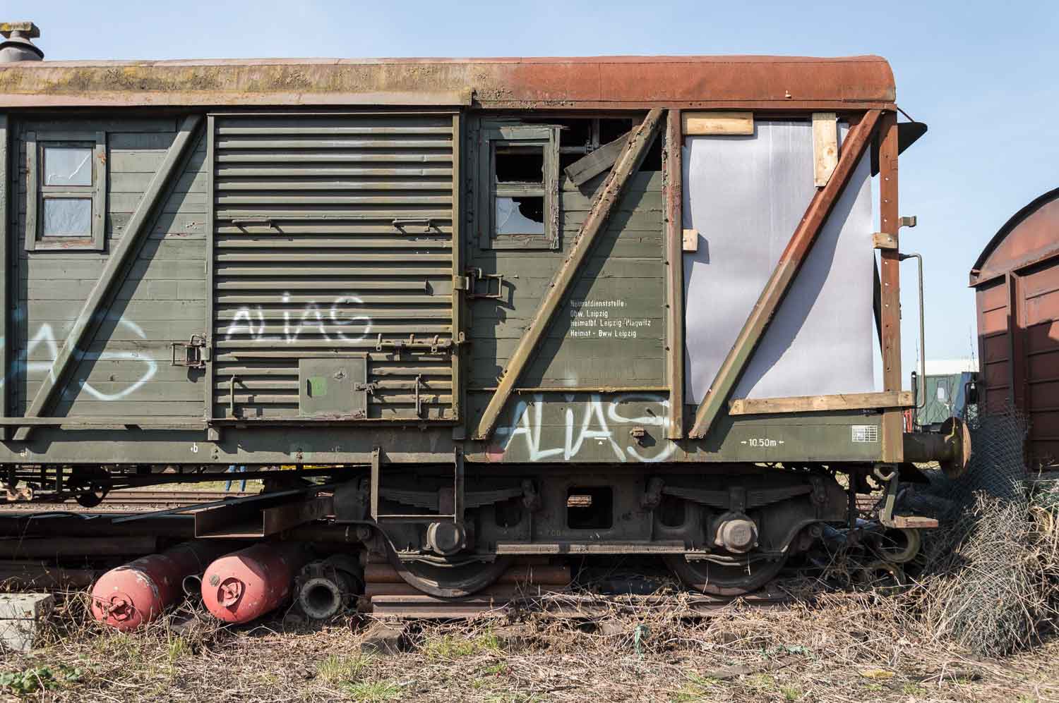 Ehemaliger Materialwagen der OBM Leipzig Seitenansicht Materialwagen