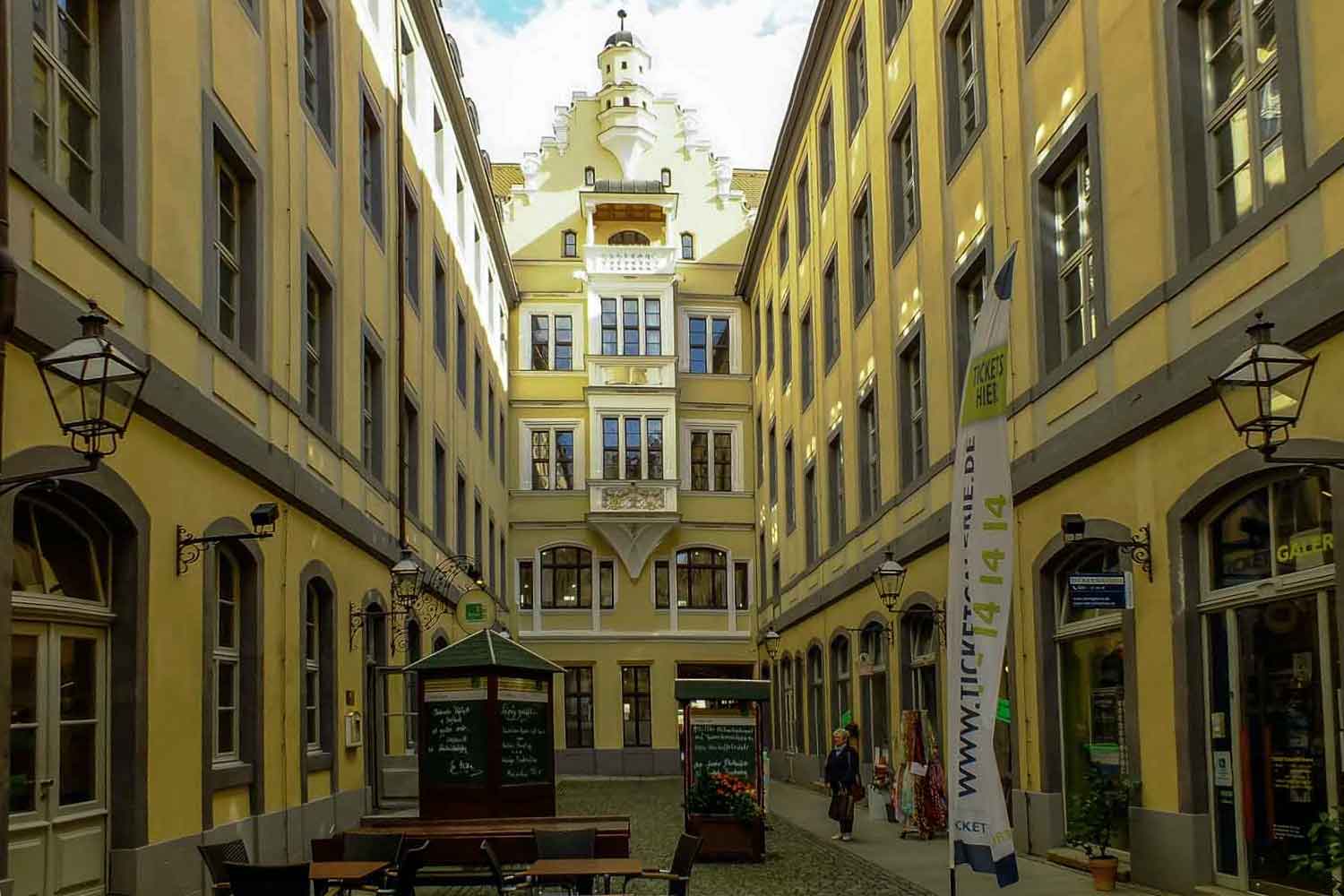 Die barocke Innenhof-Fassade von Barthels Hof Barthels Hof