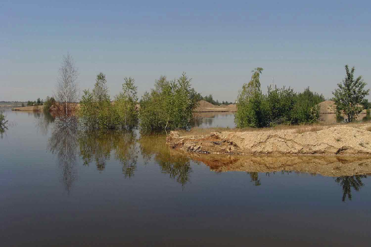 Grube im Grundwasser