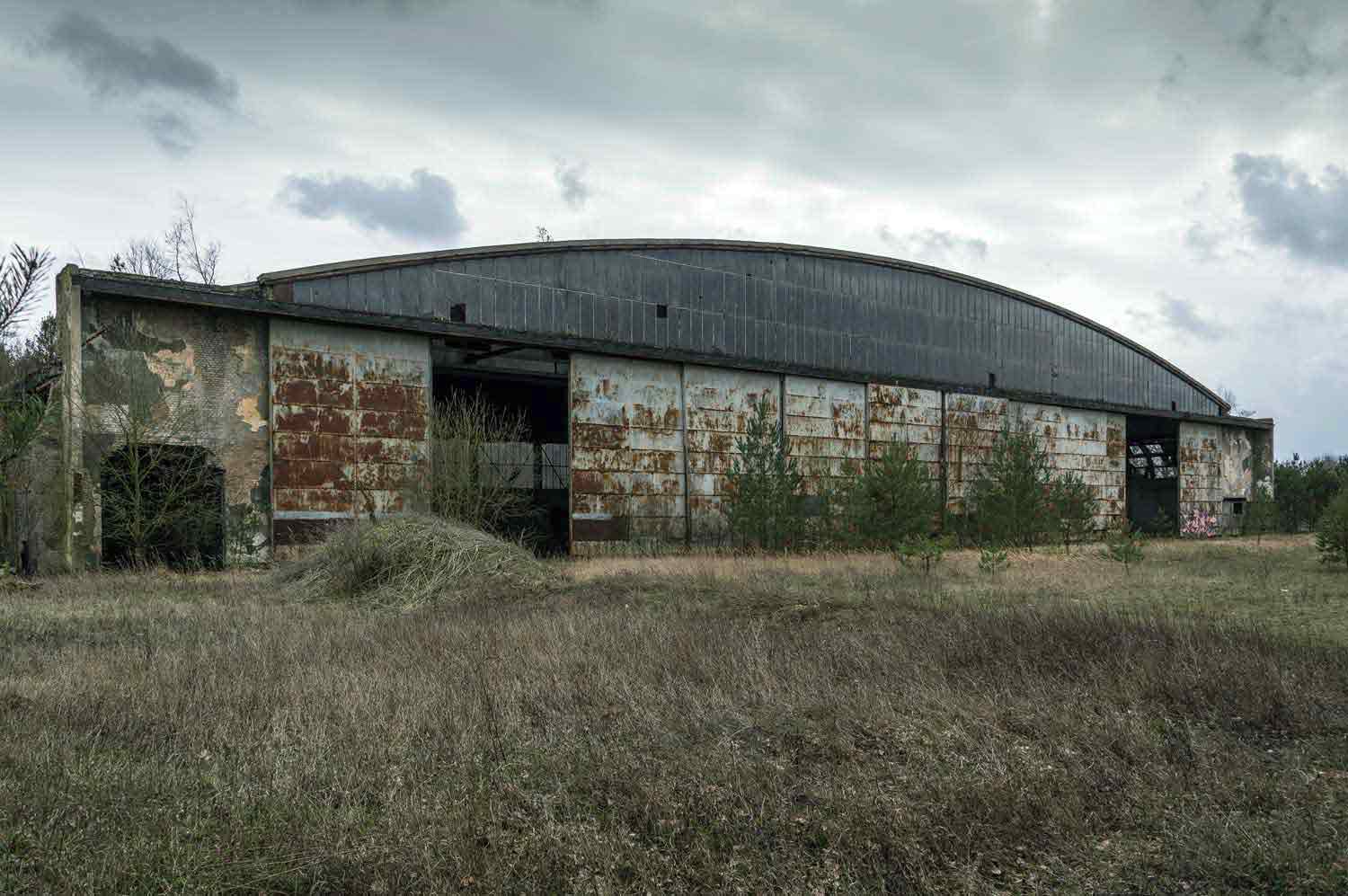 Zum Beitrag 'Alter Fliegerhorst Ludwigslust' Ausgedienter Hangar