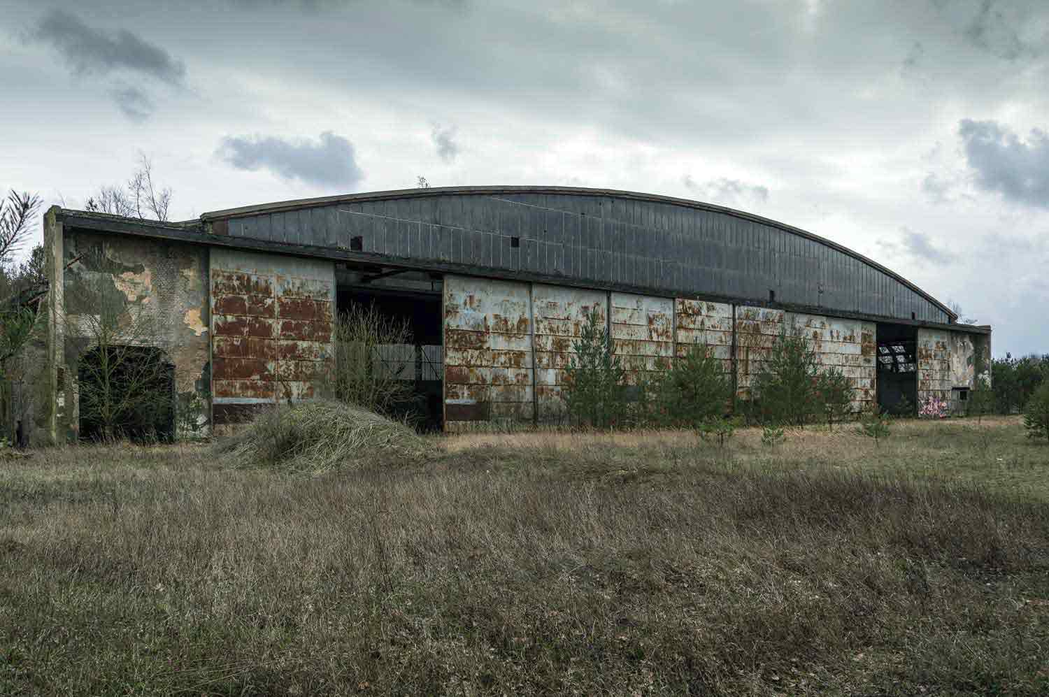 Hangar in der Außenansicht