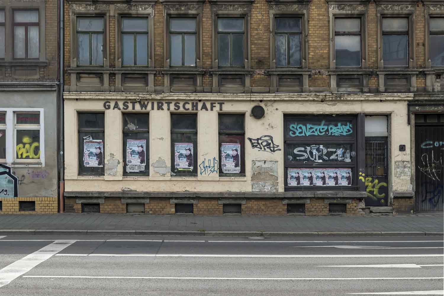 Verlassene Kneipe im Stadtteil Leipzig Probstheida Geschlossene Vorortkneipe