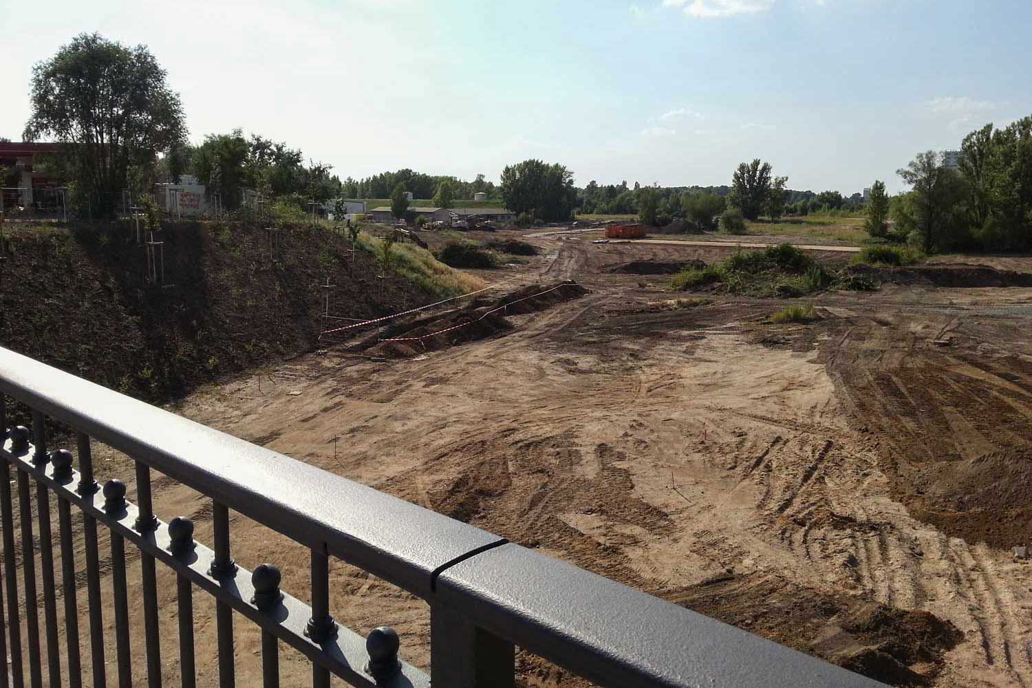 Hafenbrache von der Luisenbrücke aus gesehen Blick über Brache