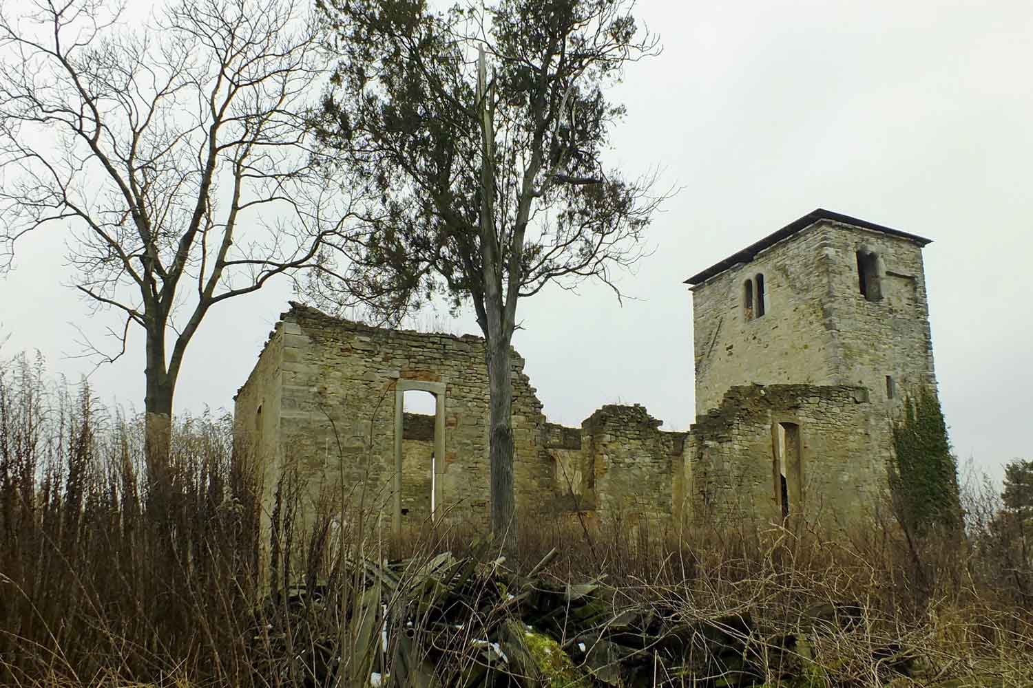 Die Kirchenruine St. Gangolf in Pobles bei Lützen Kirchenruine Pobles