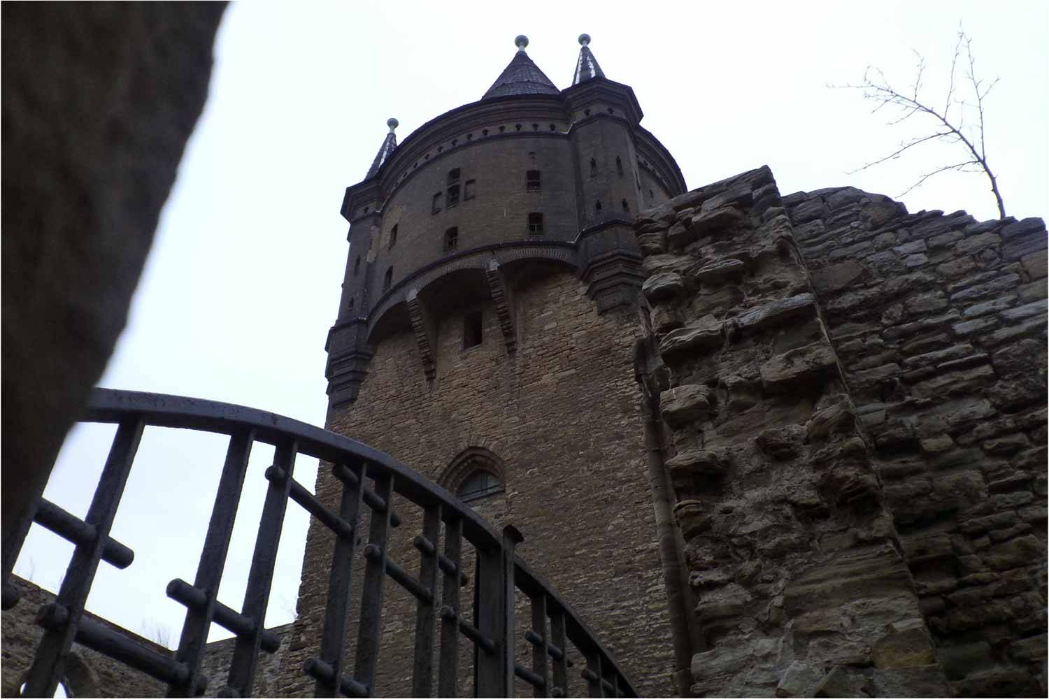 Die Reste der Sixti-Kirche in Merseburg wurden zu Spielplatz und Wasserturm Turm Sixti-Kirche