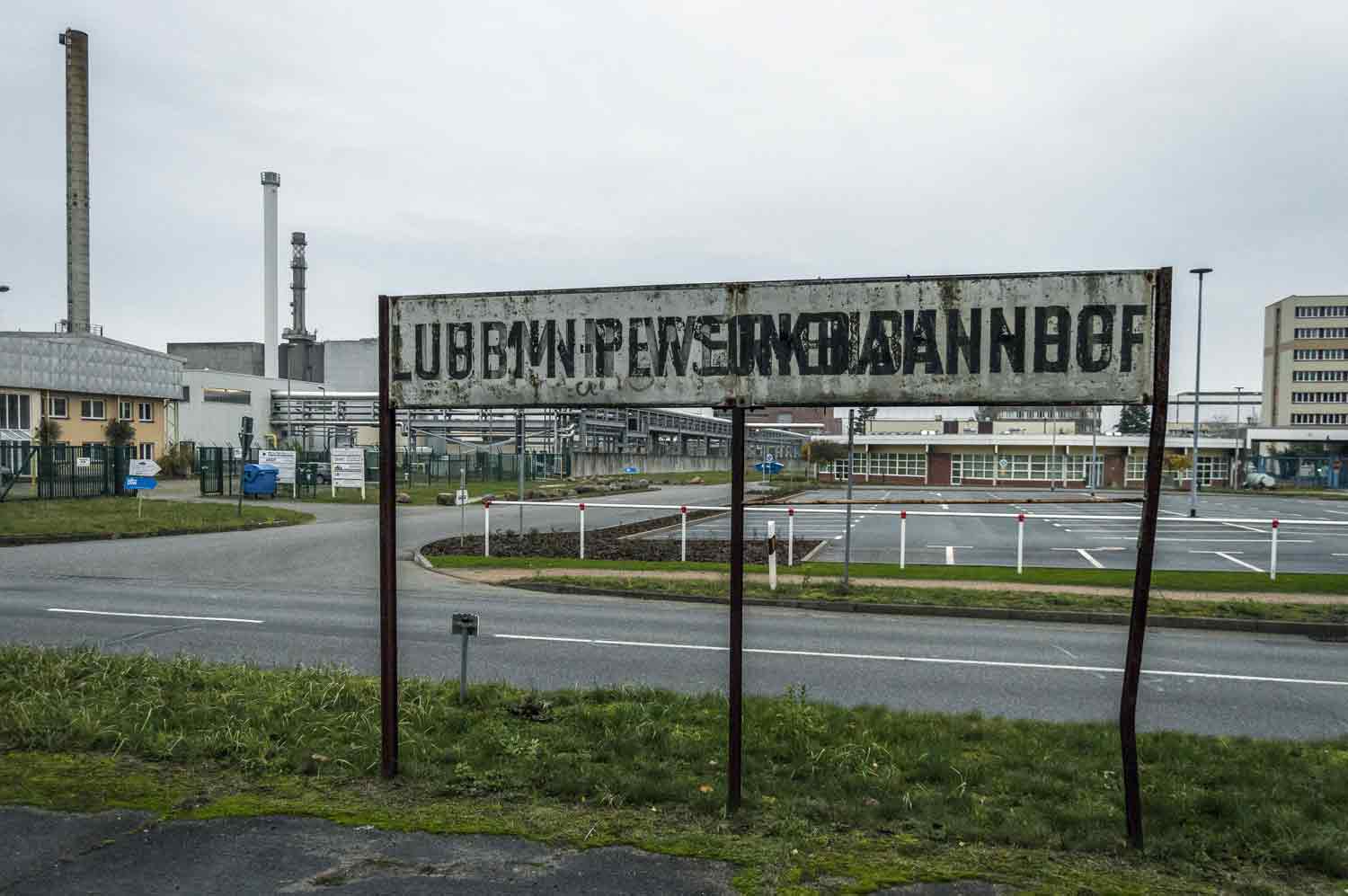 Lubmin Personenbahnhof - Lubmin Werkbahnhof Stationsschild Werkbahnhof
