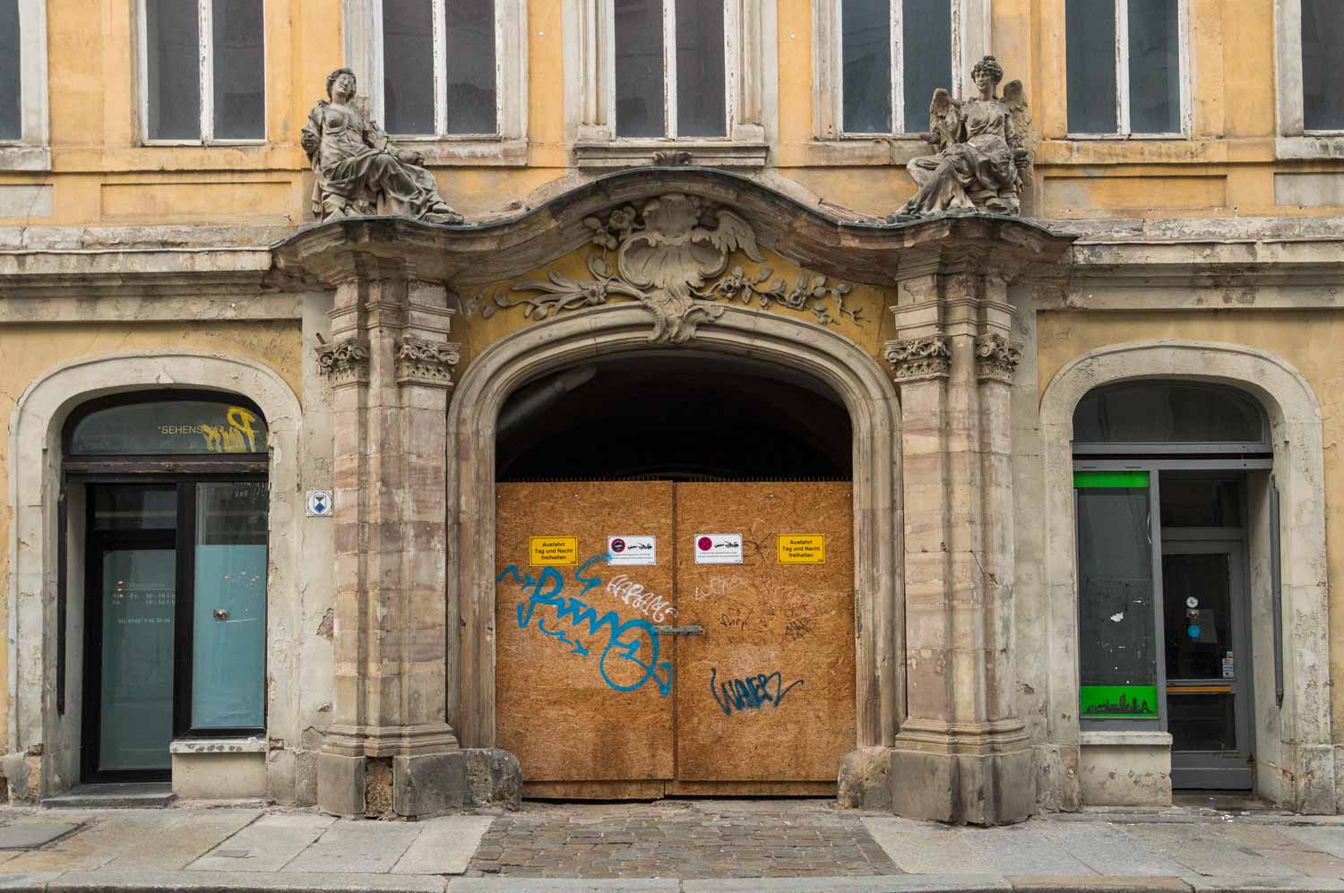 Bautür