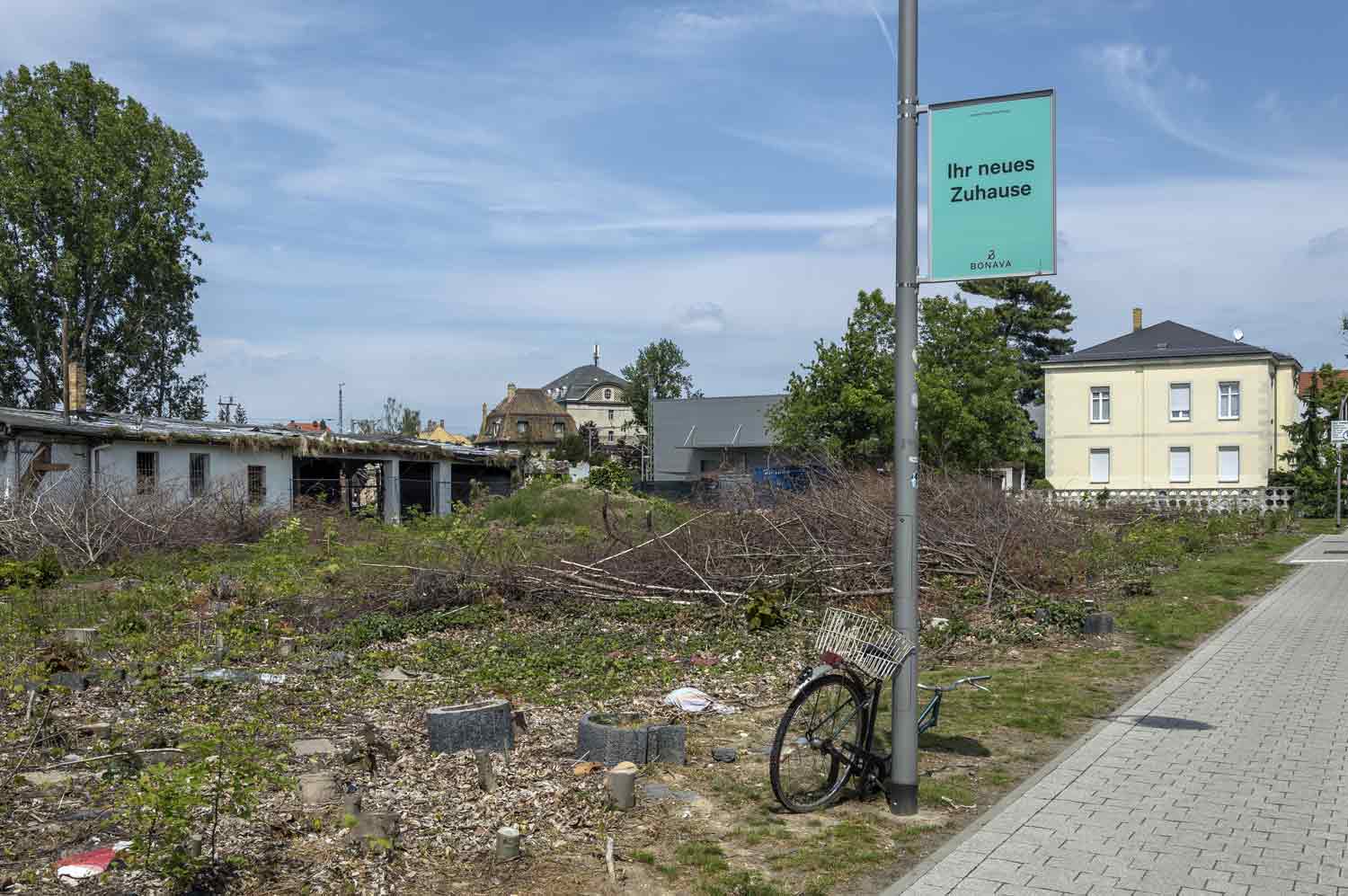 Fahrradrest an Laternenpfahl