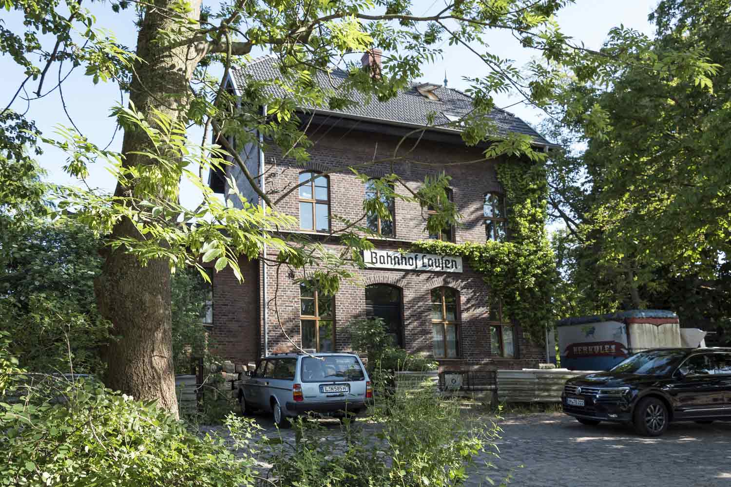 Empfangsgebäude Lausen