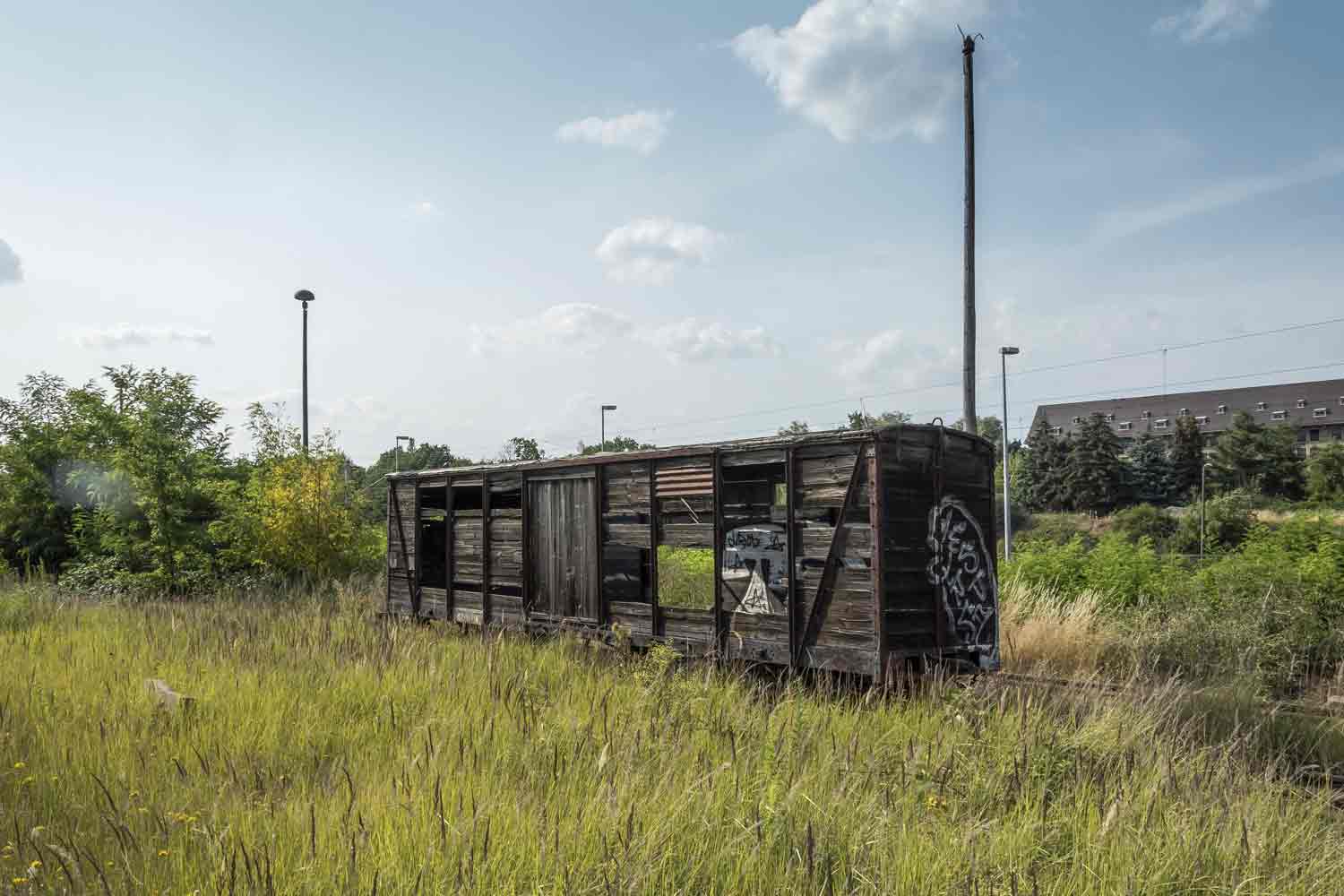 GG-Wagen 97-11-19 auf dem Bahnhof Oschatz Ruine Güterwagen