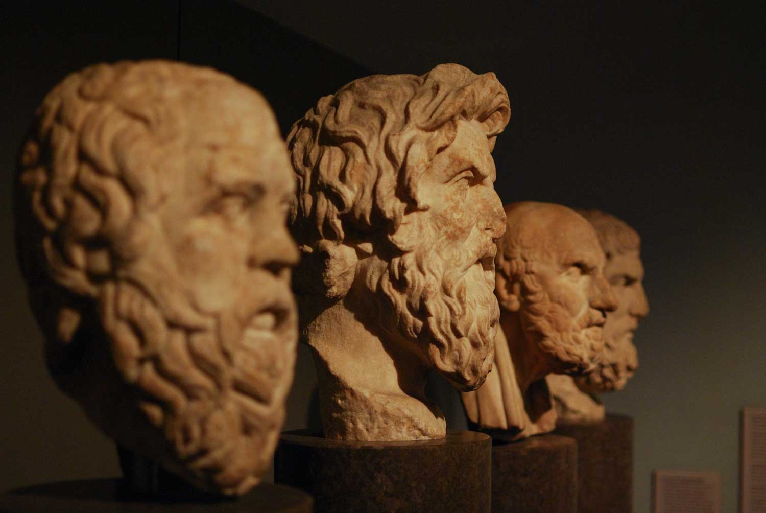 Auch die Philosophen der griechischen Antike beschäftigte das Thema Statuen griechischer Philosophen