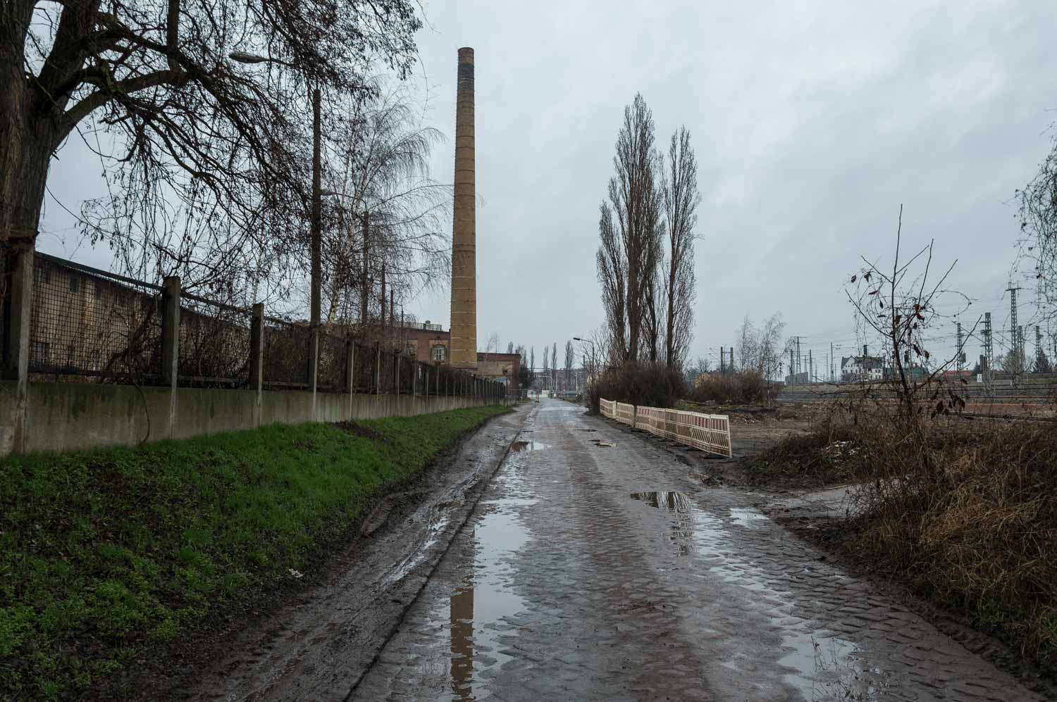 Kanenaer Weg mit Heizhaus-Esse