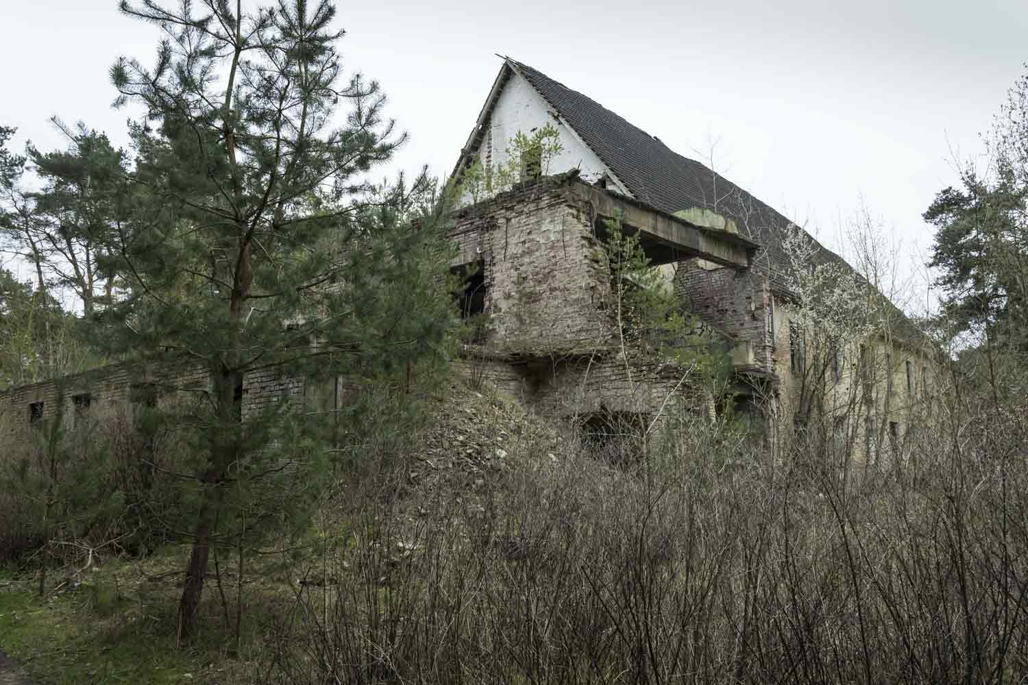 Ruine Eckgebäude