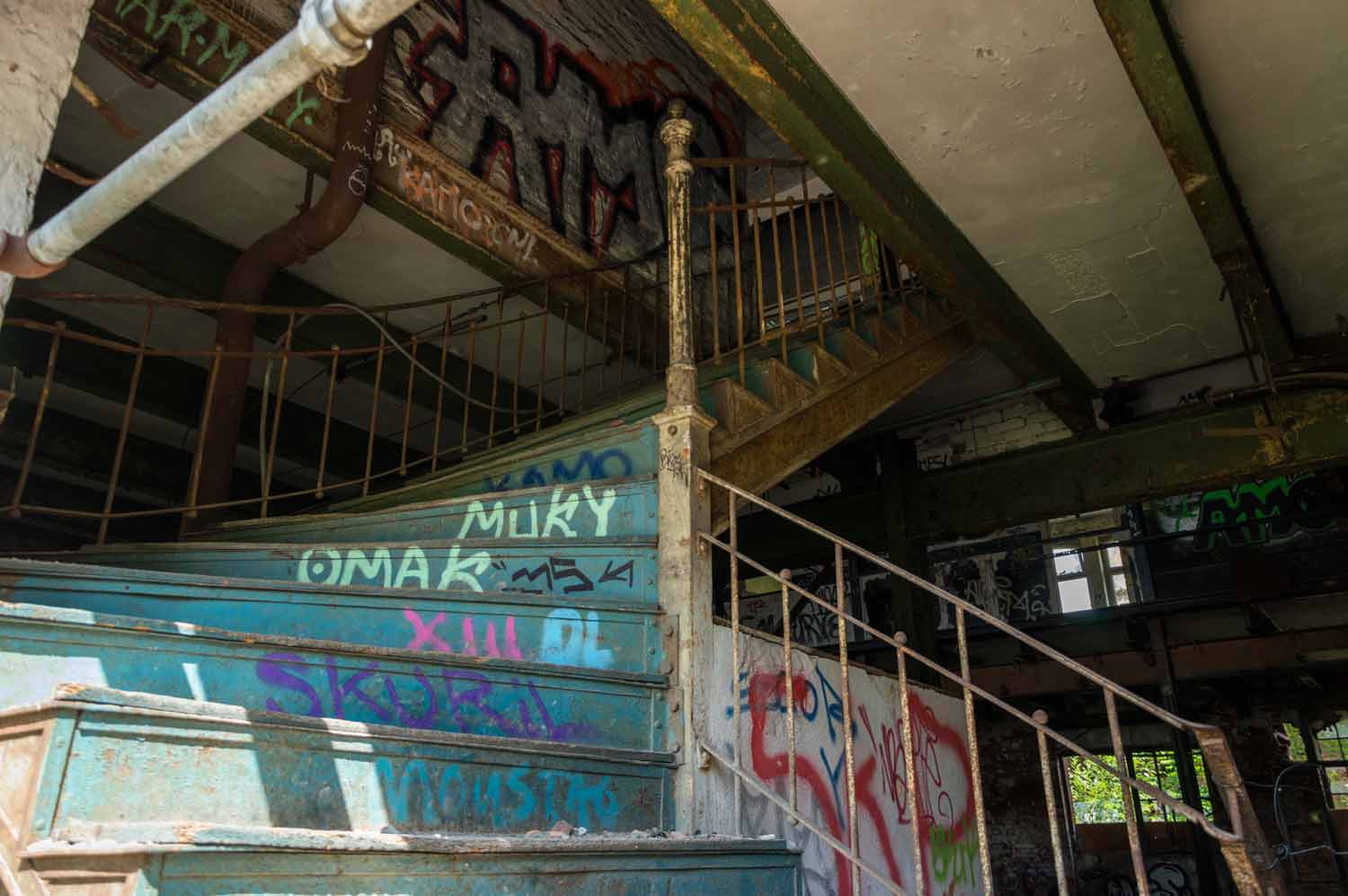 Stahlguss-Treppe in ehemaliger Maschinenfabrik Swiderski Gusstreppe in Fabrik