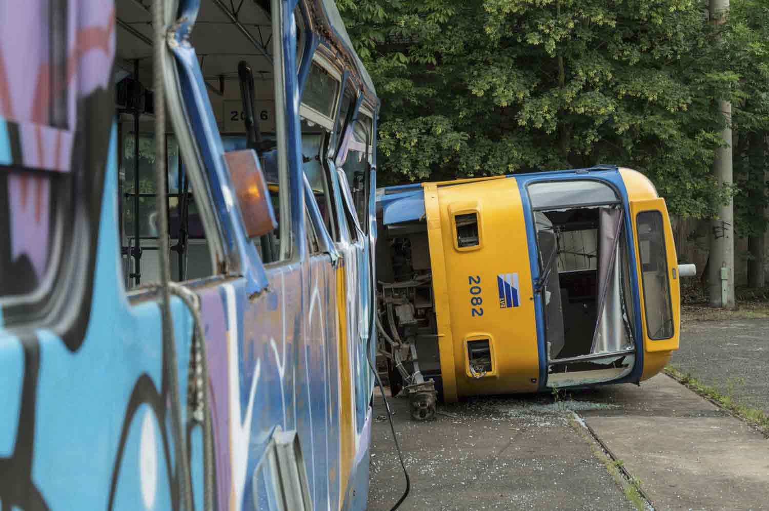 Umgestürzte Straßenbahn