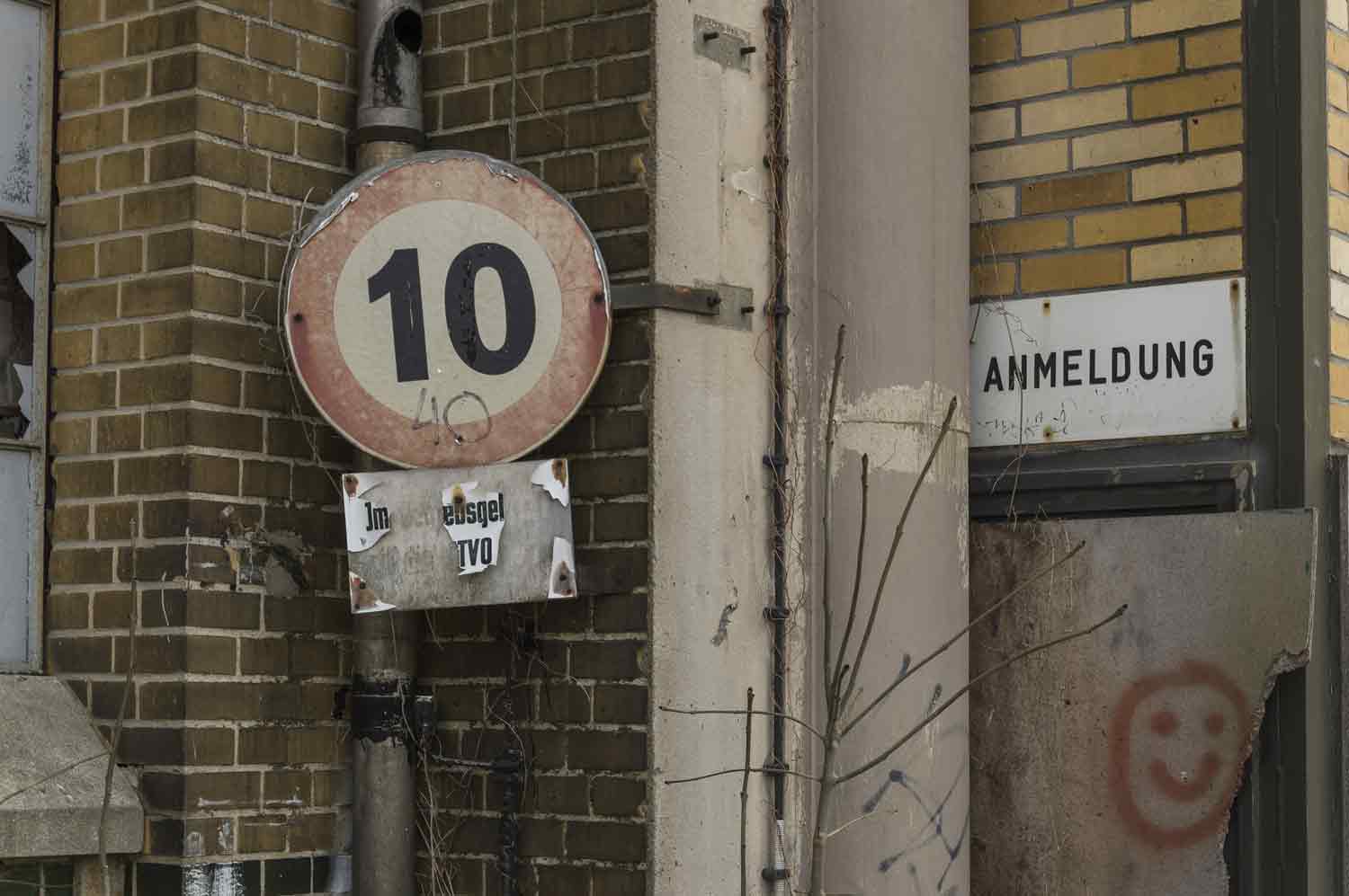 Verkehrszeichen in der Riesaer Straße in Leipzig Verkehrszeichen in der Riesaer Straße