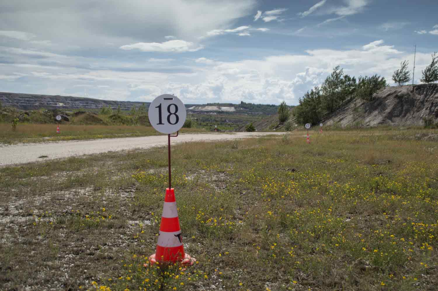 Markierung im Tagebau Profen Nord Im Tagebau Profen Nord