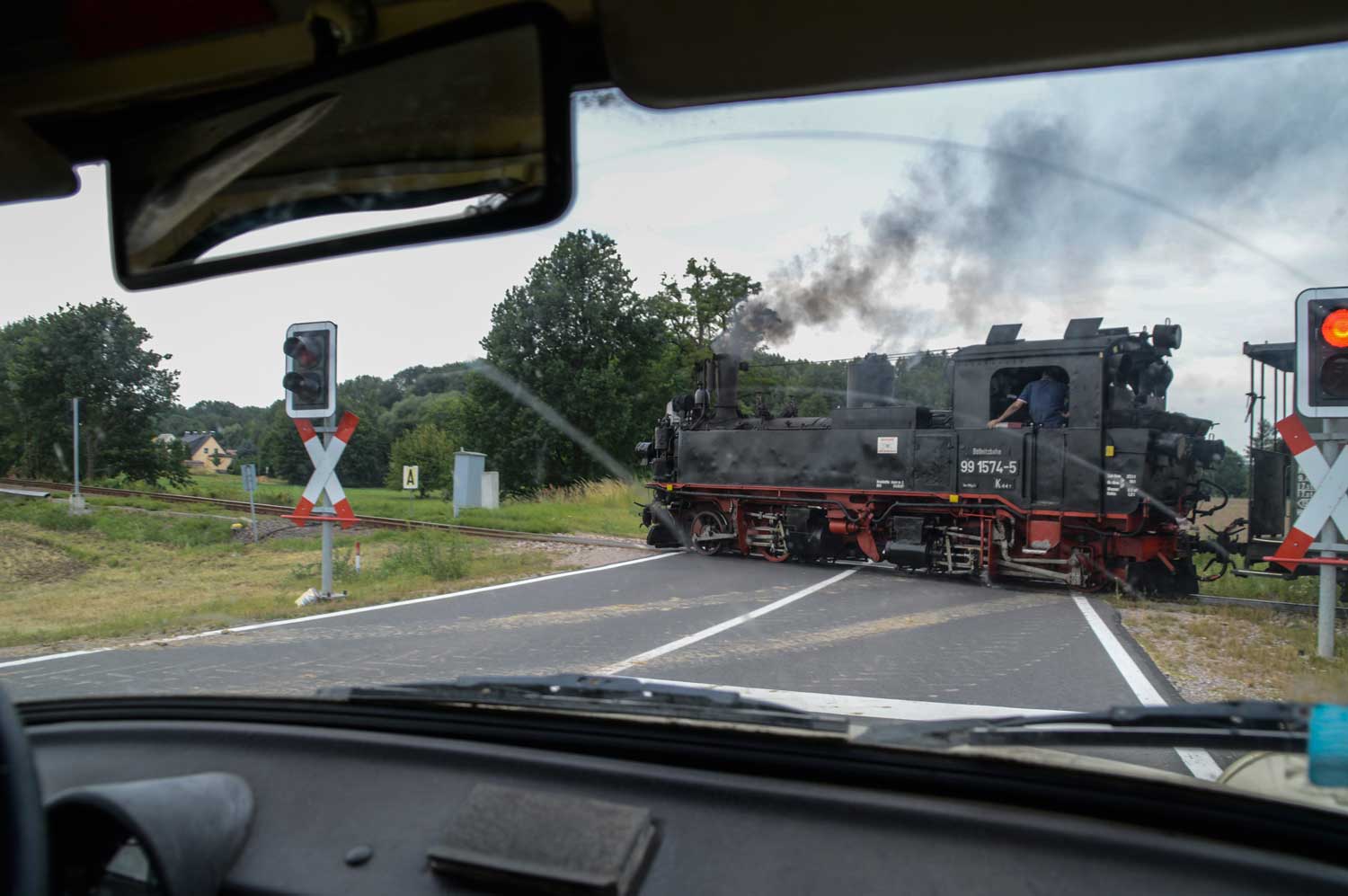 Oldtimer-Treff am neuen Bahnübergang Oldtimer-Treff