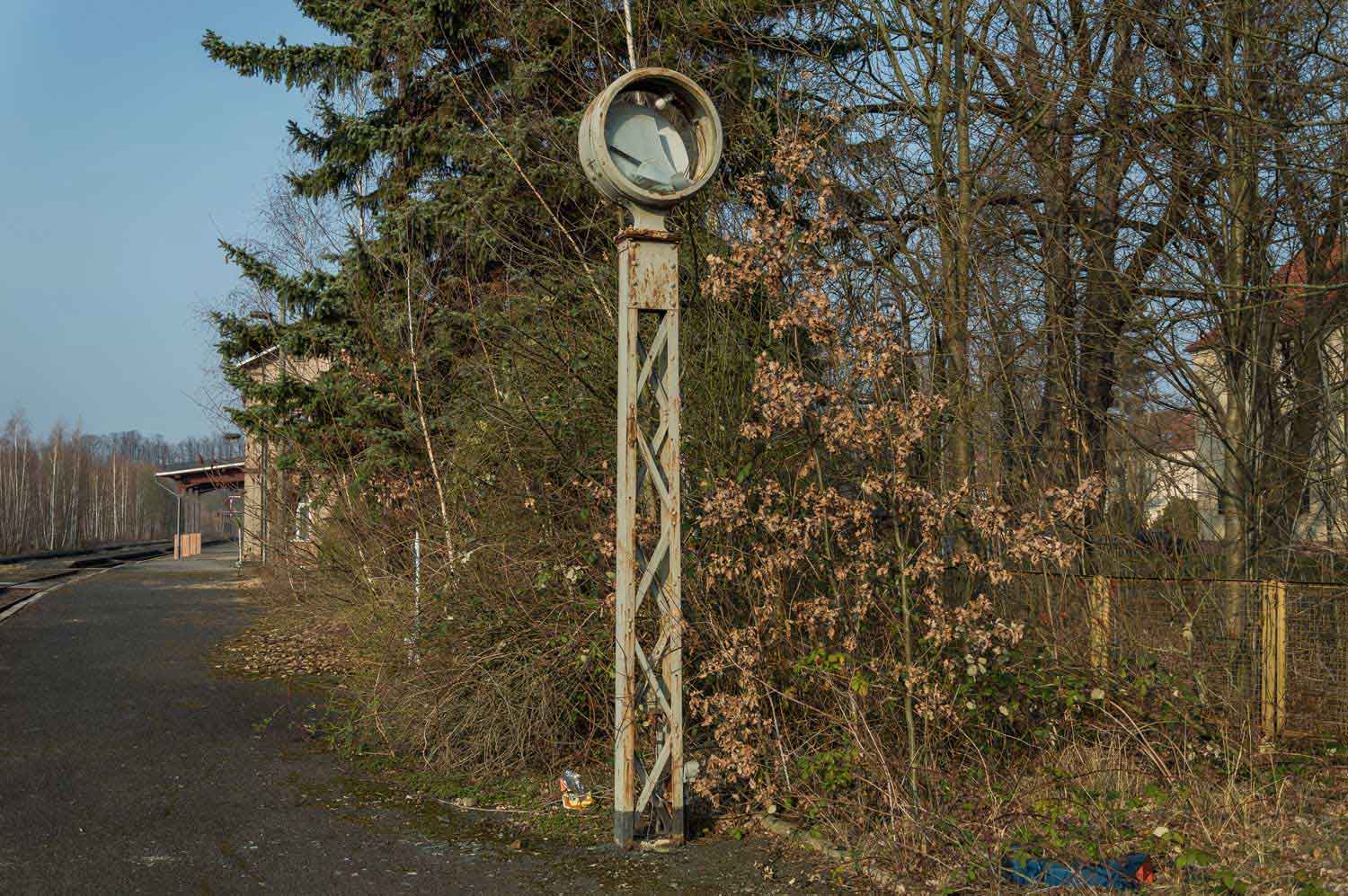 Reste einer Bahnhofsuhr