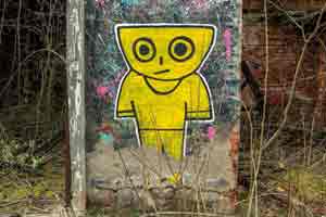 Vorschau Graffiti-Männchen an Ruinenwand